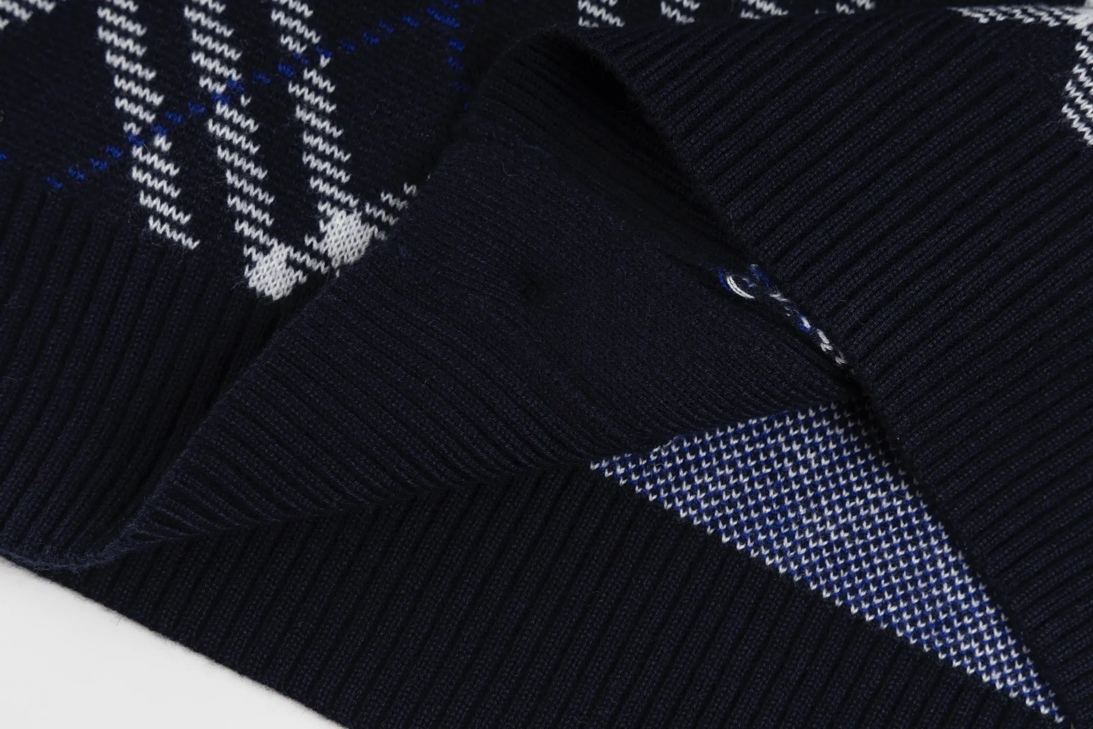 BBR V 49,900 ， ， 。Classic Burberry ， 。V ， 。 ， 。 ， 。 ， ， 。 ， BURBERRY Quality 。 ， 。 Size:S/M/L